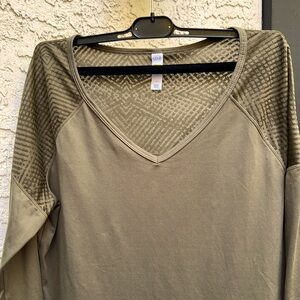 LOLE active wear shirt size large